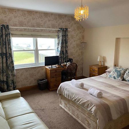 The Duke Of Edinburgh Inn Newgale エクステリア 写真