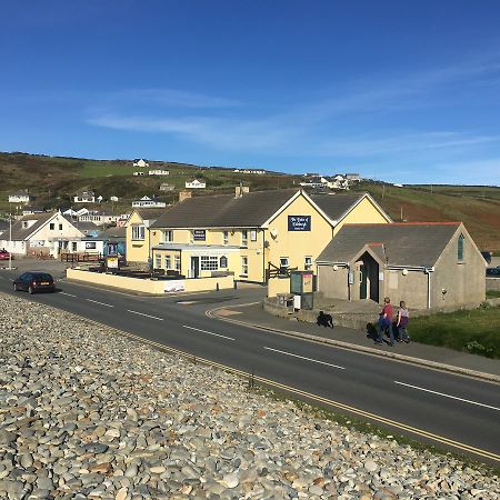 The Duke Of Edinburgh Inn Newgale エクステリア 写真