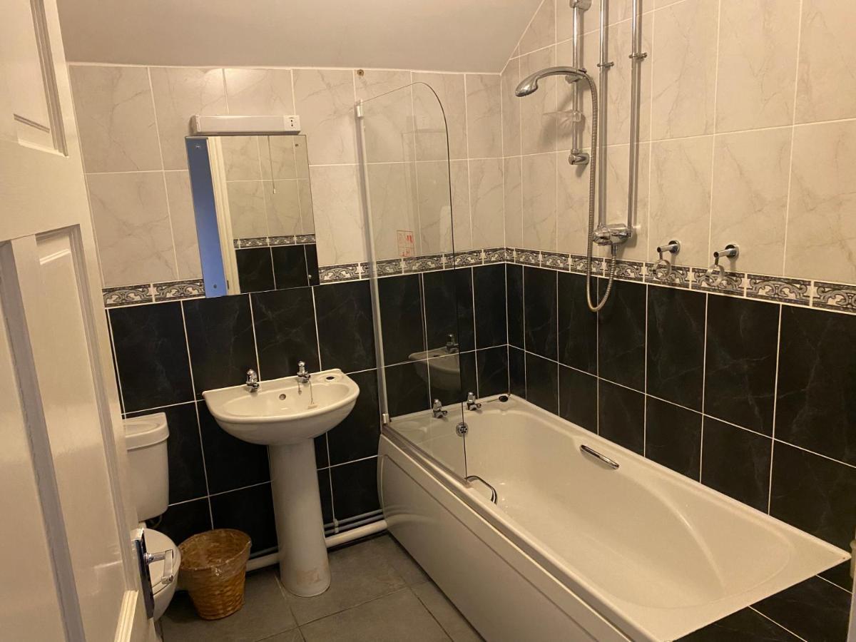 The Duke Of Edinburgh Inn Newgale エクステリア 写真